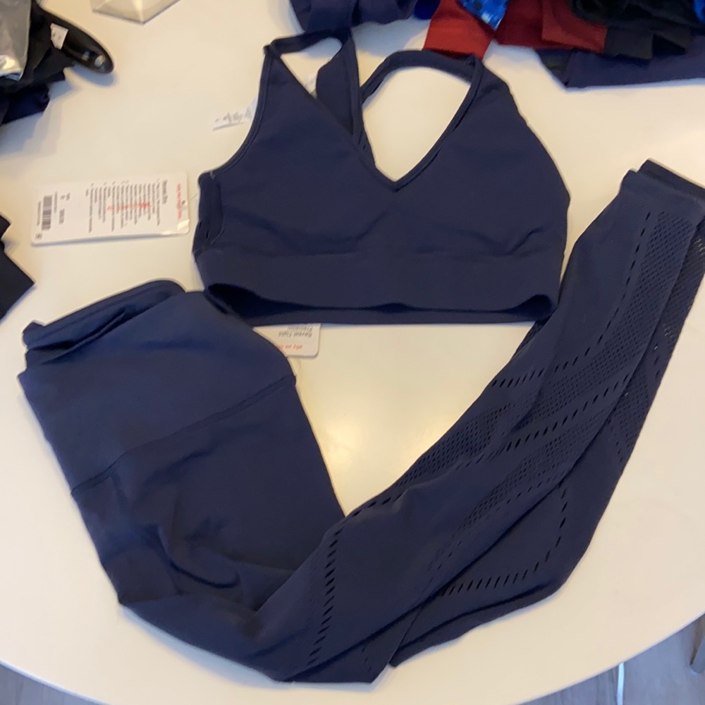Lululemon Reveal Tights and Bra 8